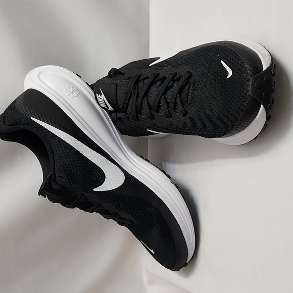 Nike Resolution 8 Running Sneakers (M Size 9) - Picture 7 of 13